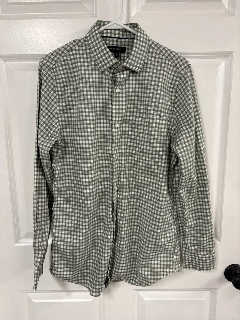 Banana Republic Men’s Button Down Long Sleeve Shirt Green & White Gingham Size M